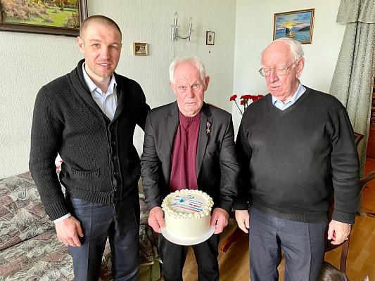 Дмитрий Пирог поздравил с 75-летием знаменитого тренера по гандболу Александра Тарасикова