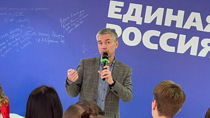 Евгений Ревенко рассказал об особенностях работы журналистов в рамках современного законодательства РФ