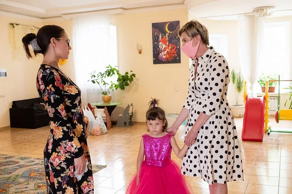 Ольга Павлова занялась вопросом организации льготного санаторно-курортного лечения для женщин с детьми из казанского социального приюта