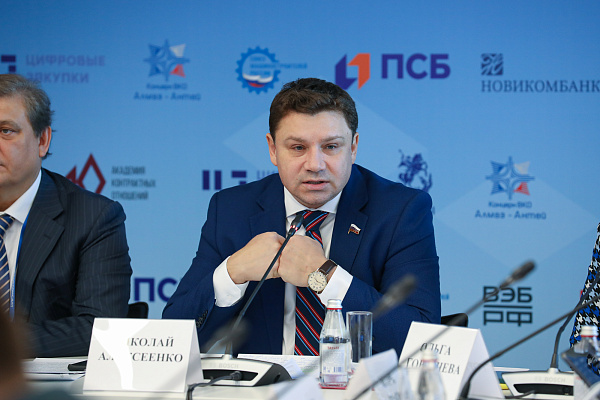 Николай Алексеенко: Объем контрактов по госзаказу в строительстве в 2021 году достиг 12,2 трлн рублей