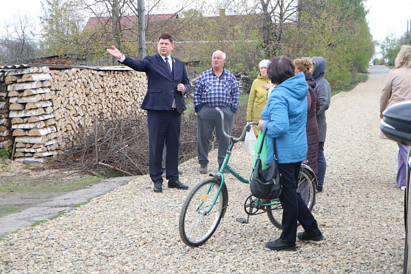Виктор Смирнов проверил ход капитального ремонта дороги в Лухе в Ивановской области