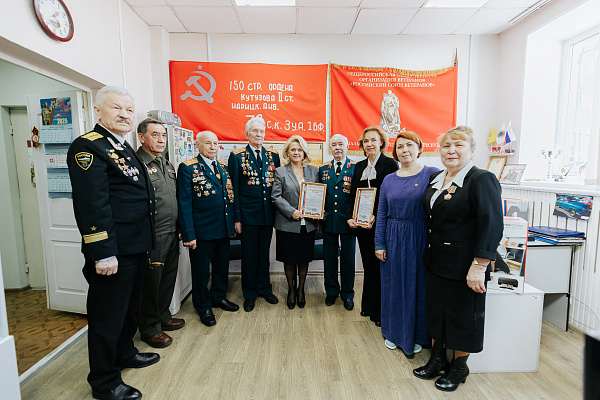 «Единая Россия» передала оргтехнику союзу ветеранов в Чувашии