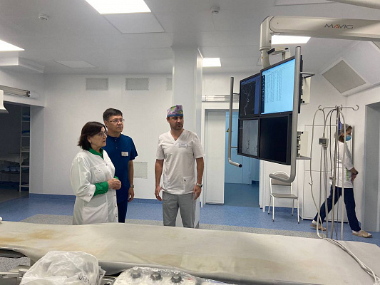 «Партийный десант» оценил качество работы нового медоборудования в больнице города Уфы