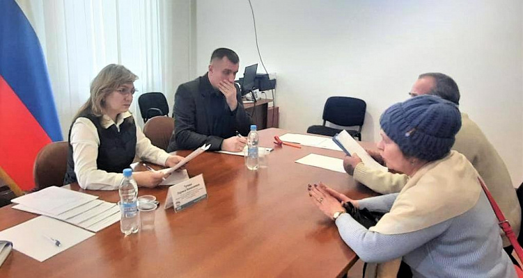 Лариса Тутова провела прием граждан в Луганске