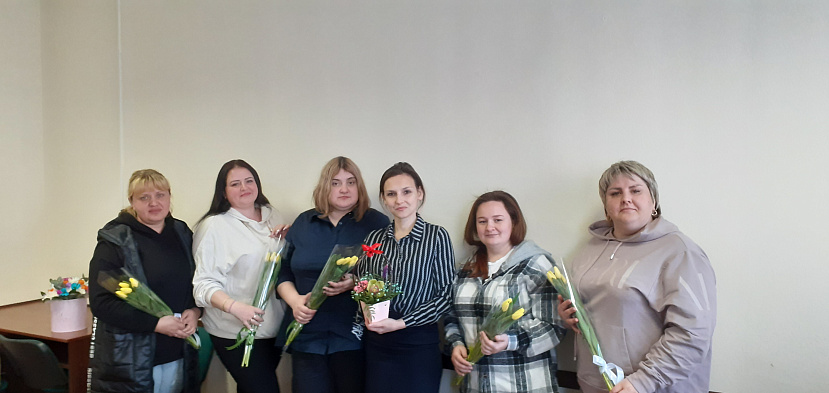 «Единая Россия» продолжает поздравлять с 8 марта жен, матерей и дочерей участников СВО