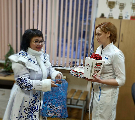Елена Евтюхова поздравила с Новым годом участников СВО в госпиталях Москвы