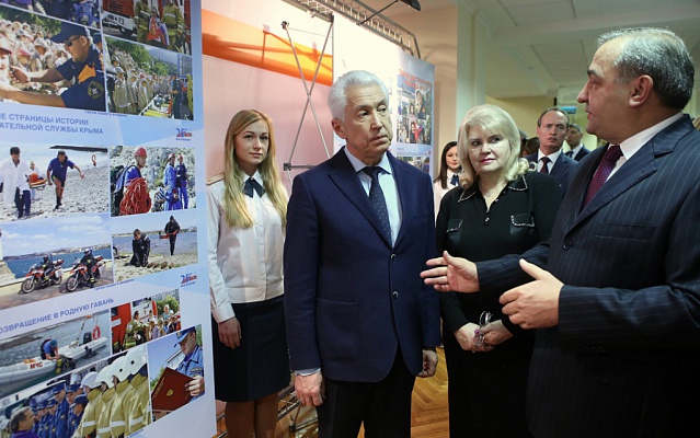 В Госдуме открылась выставка, приуроченная к 25-летию МЧС