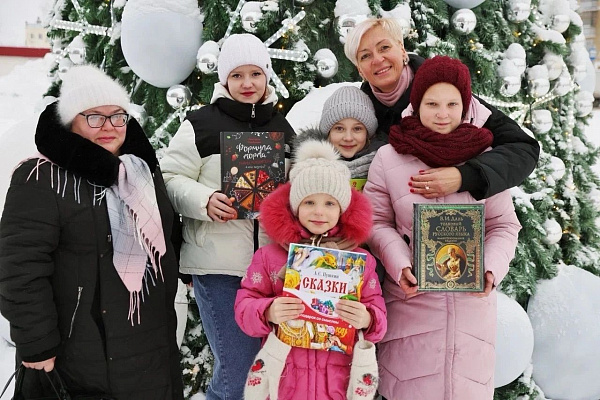 «Единая Россия» продолжает исполнять мечты детей в рамках акции «Елка желаний»