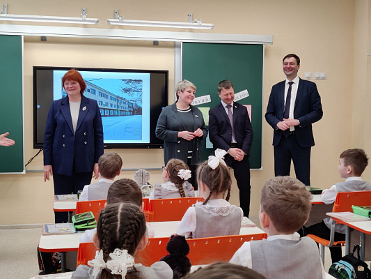 «Единая Россия» контролирует качество ремонта в школах страны