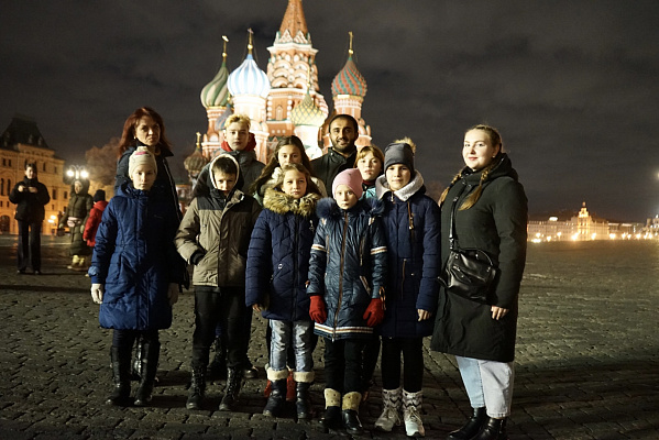 По инициативе Бекхана Агаева дети из ДНР приехали на экскурсию в Москву 