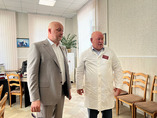 Муслим Татриев навестил участника СВО, проходящего лечение в военном госпитале в Туле