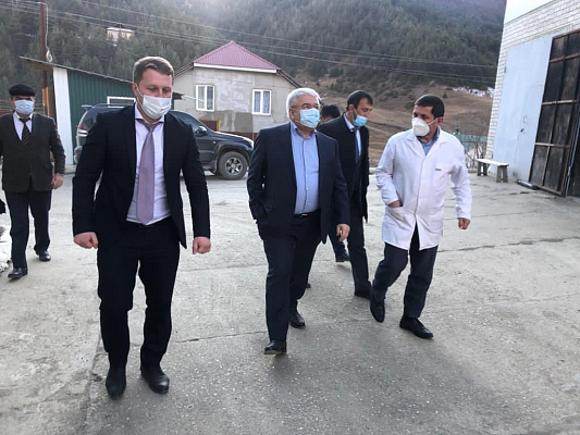 Абдулмажид Маграмов проверил обеспеченность дагестанских больниц медикаментами и оборудованием
