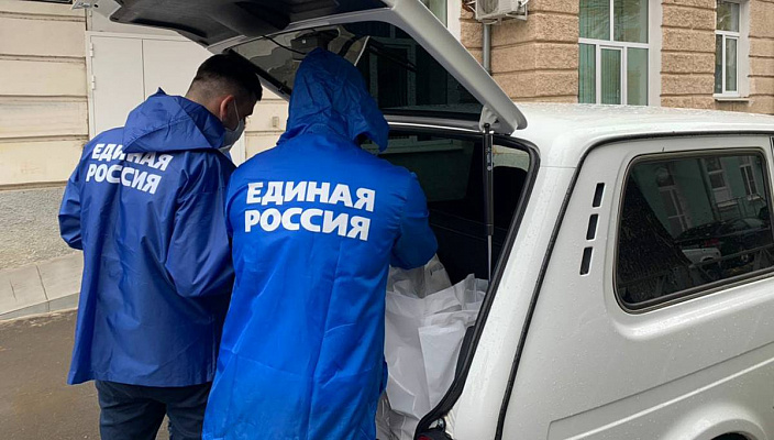 Волонтеры и депутаты «Единой России» оказывают помощь жителям ЛНР и ДНР