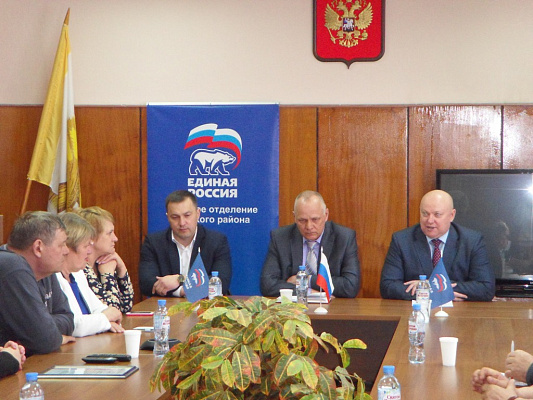 Андрей Красов встретился с шацкими партийцами, провел прием граждан и пообщался с шацкими студентами - будущими призывниками