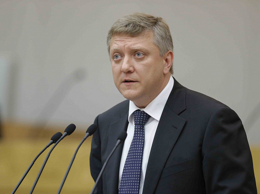 Депутаты Госдумы единогласно поддержали поправки об упрощении уведомления о выходе из гражданства Украины