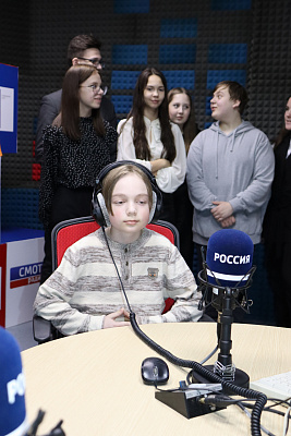 Алла Салаева организовала для школьников экскурсию на чебоксарское ГТРК 