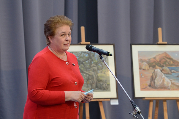 Ольга Окунева приняла участие в открытии выставки «Пленэр в Крыму» в Смоленске