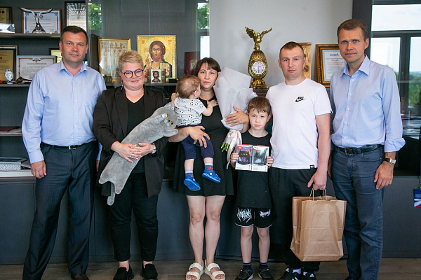 Депутаты «Единой России» продолжают оказывать поддержку семьям участников спецоперации