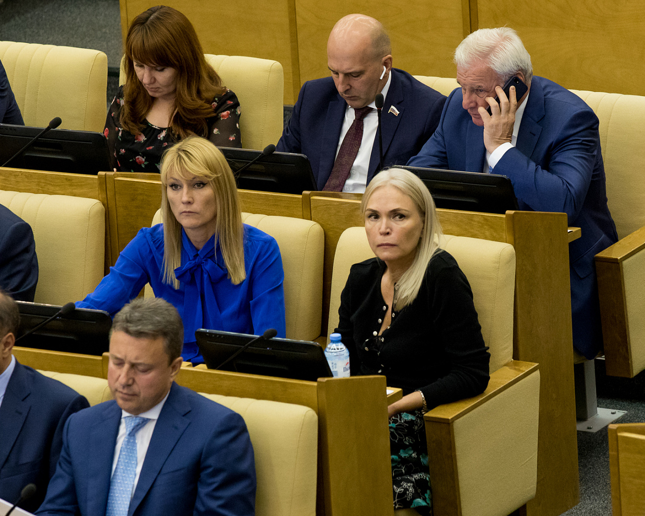 Депутаты единая россия фото госдумы список