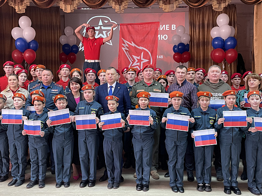 В «Единой России» отмечают важность патриотического воспитания молодого поколения