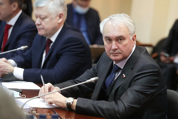 Комитет Госдумы по обороне единогласно поддержал проект об индексации пенсий военных пенсионеров на 8,6%