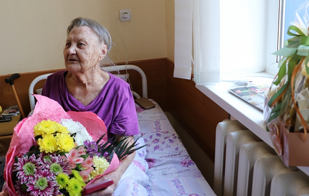 Наталья Боева поздравила участниц войны с Днем освобождения Ленинграда от блокады