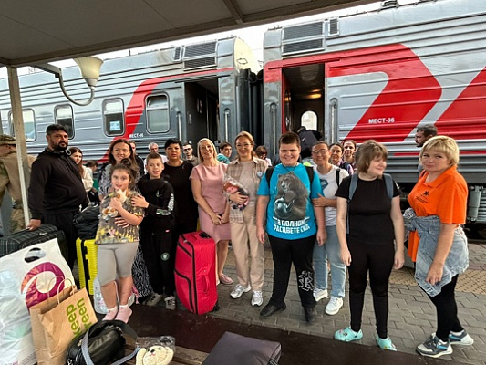 «Единая Россия» организовала поездку в санаторий для детей-инвалидов из Ростовской области