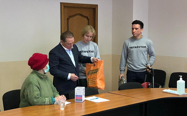 Айдар Метшин встретился с беженцами с Донбасса в Татарстане