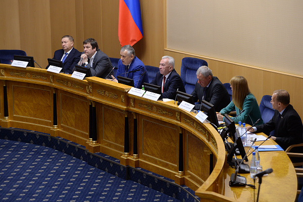 Сергей Яхнюк принял участие в совместном заседании депутатов заксобрания Ленобласти с членами Госдумы и Совета Федерации 