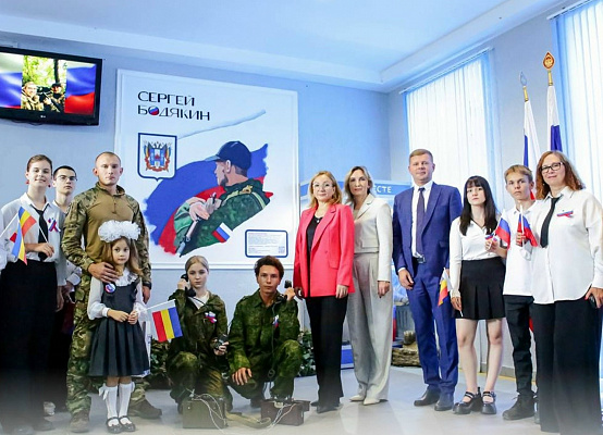 В Ростовской области в рамках акции «Единой России» открыли мурал в честь участника СВО 