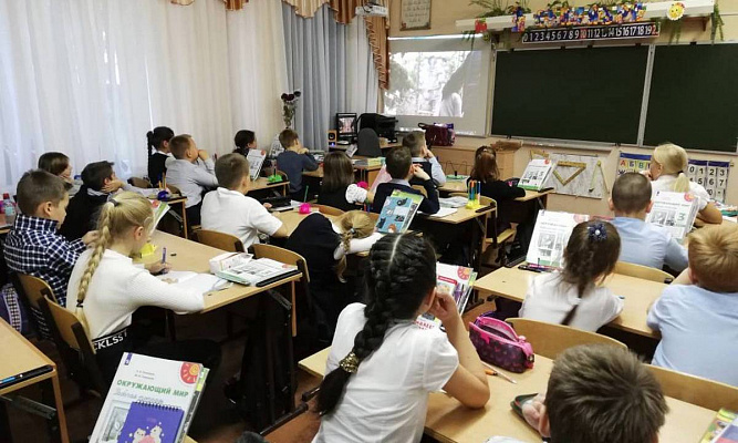 «ЕДИНАЯ РОССИЯ» организовала проведение киноуроков в школах по всей стране и за ее пределами