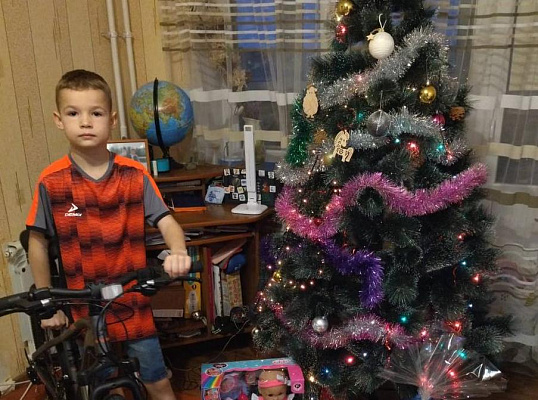 Адам Делимханов исполнил новогоднее желание юного жителя Курска