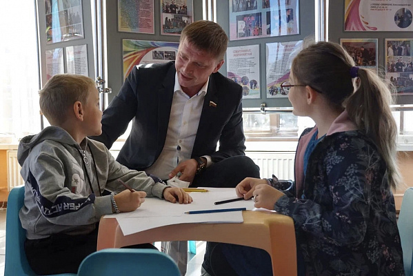 Антон Красноштанов присоединился к всероссийской акции «Единой России» «Собери ребенка в школу»