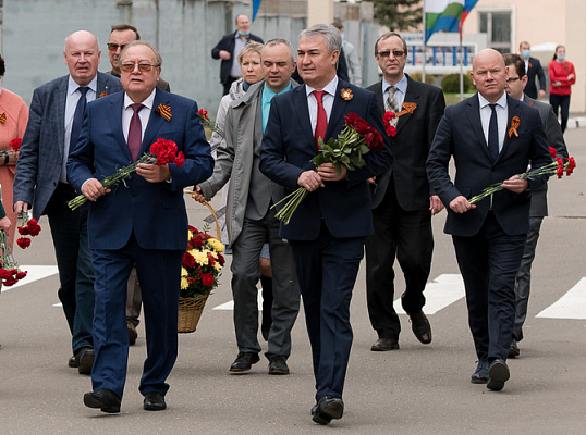 Рахим Азимов поздравил ветеранов завода «ЛЕПСЕ»  с наступающим Днем Победы