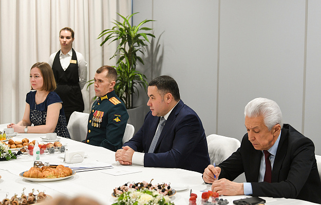 Владимир Васильев и Игорь Руденя провели встречу с участниками специальной военной операции и их семьями