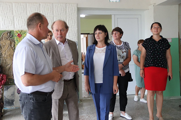 «Единая Россия» продолжает мониторинг хода ремонта соцучреждений в Ульяновской области 