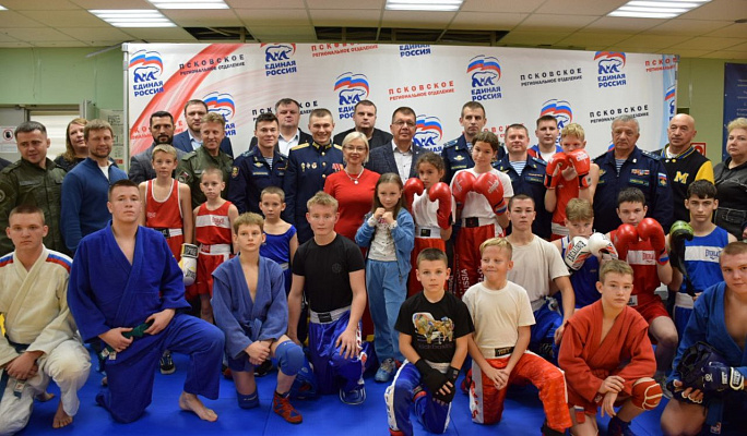 «Единая Россия» открыла Центр единоборств имени Героя России Дениса Дементьева в Пскове